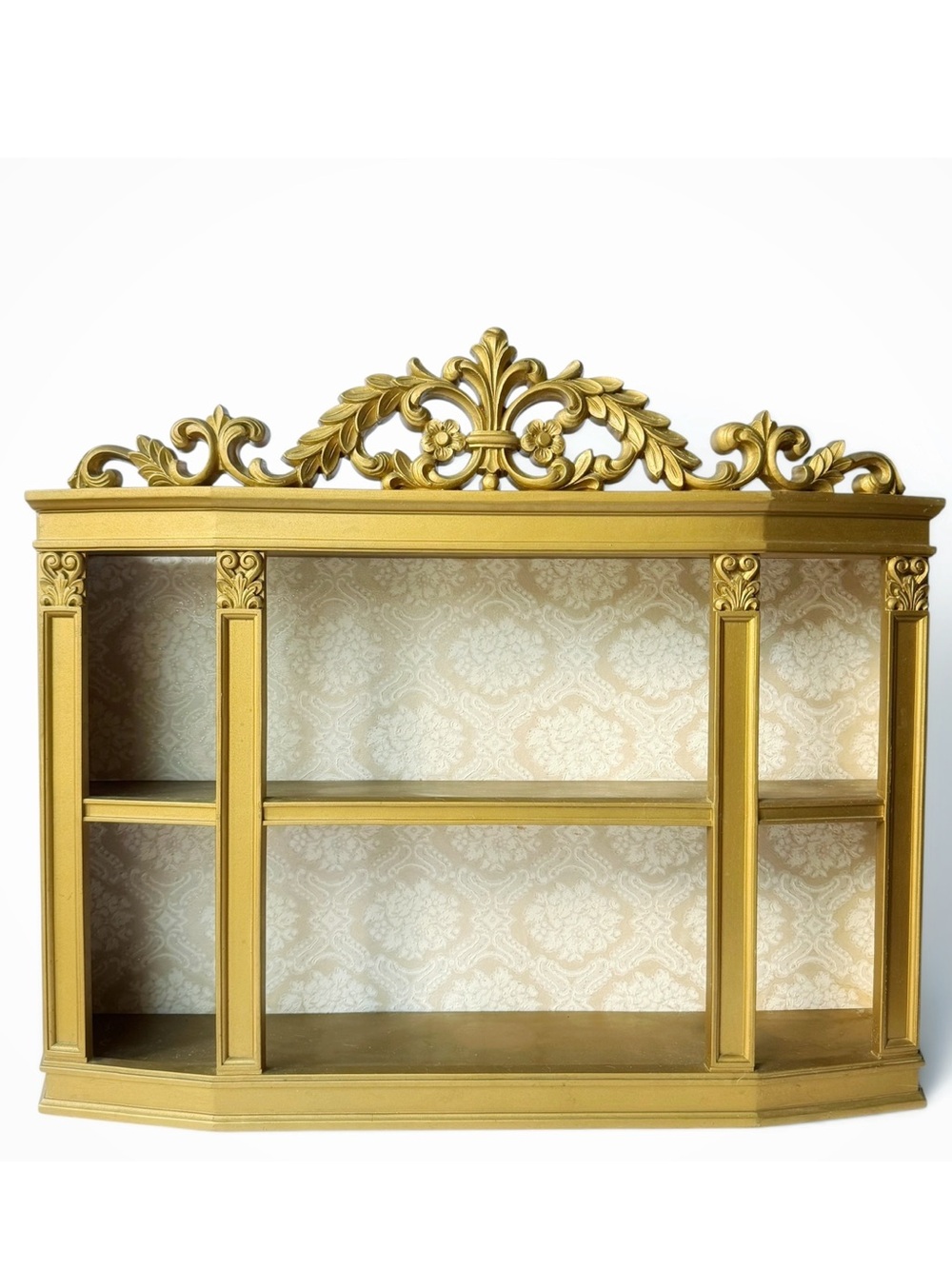 Vintage Syroco Hollywood Regency Ornate Gold Curio Wall Display Shelf